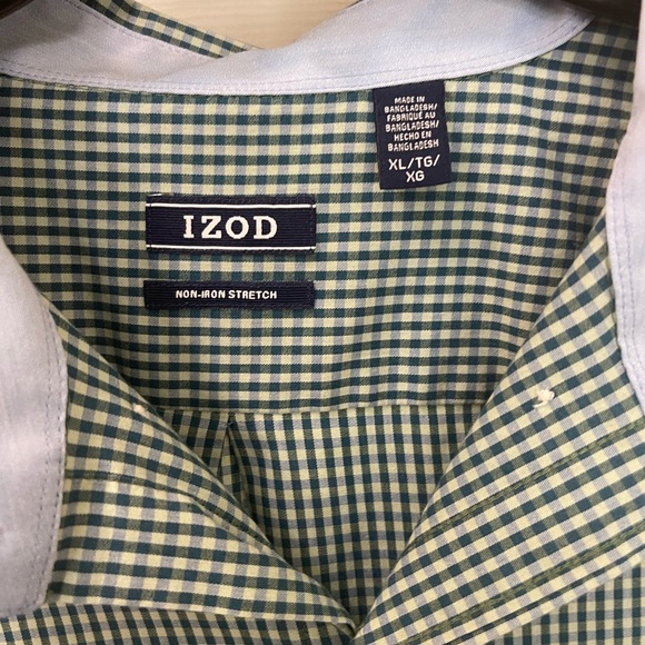 Men’s Izod casual button down - Picture 2 of 3